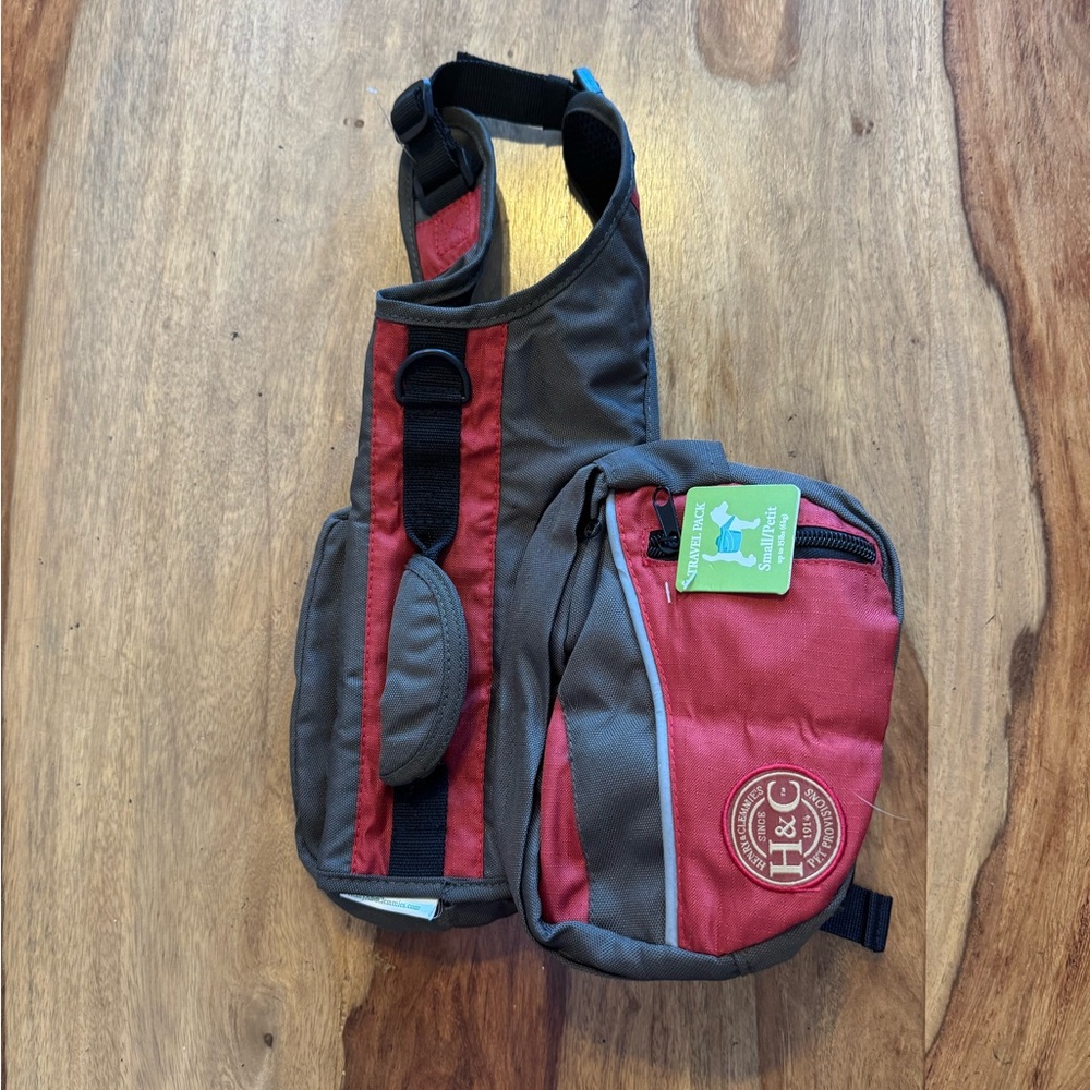 Brand new messenger bags outfit for small dogs brand new,good for traveling